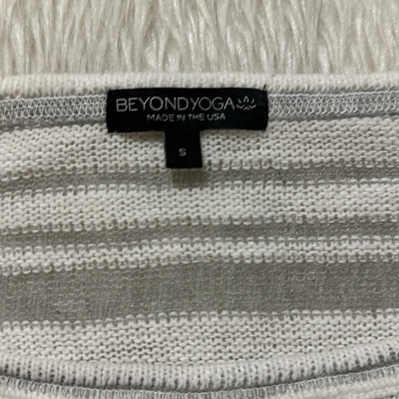 Beyond yoga white gray open knit top size small - Picture 4 of 7